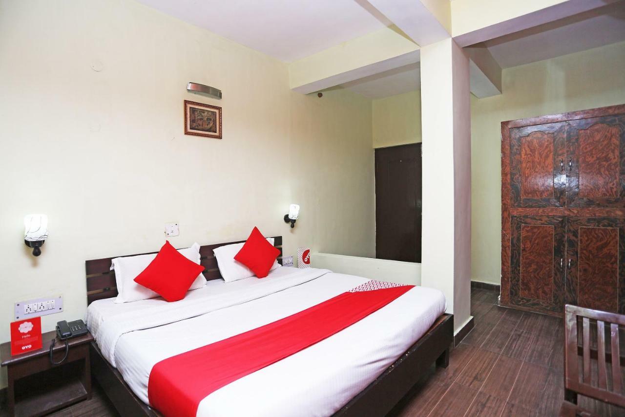 Hotel Sunita Алмора Екстериор снимка